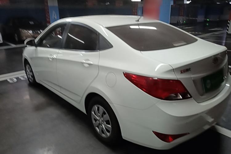 Used Hyundai Verna (older generation) 2014 1.4L Manual Smart GLS Trim Rear Left 45 Deg