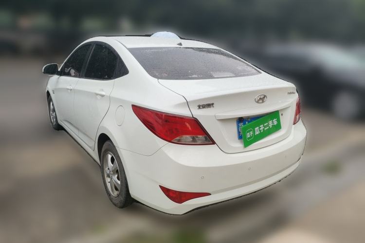 Used Hyundai Verna (older generation) 2014 1.4L Manual Smart GLS Trim Rear Left 45 Deg