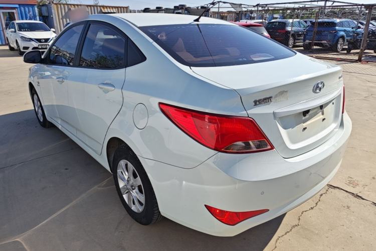 Used Hyundai Verna (older generation) 2014 1.4L Manual Smart GLS Trim Rear Left 45 Deg