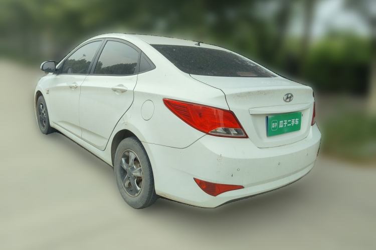 Used Hyundai Verna (older generation) 2014 1.4L Manual Smart GLS Trim Rear Left 45 Deg