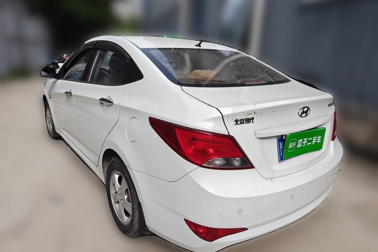 Used Hyundai Verna (older generation) 2014 1.4L Manual Smart GLS Trim Rear Left 45 Deg