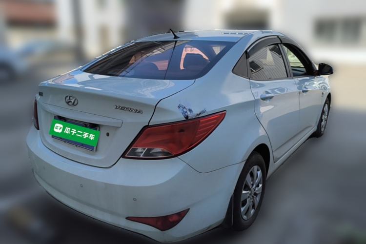Used Hyundai Verna (older generation) 2014 1.4L Manual Smart GLS Trim Rear Right 45 Deg