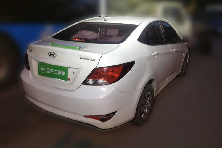 Used Hyundai Verna (older generation) 2014 1.4L Manual Smart GLS Trim Rear Right 45 Deg
