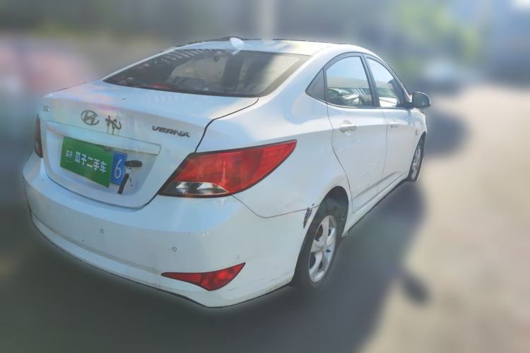 Used Hyundai Verna (older generation) 2014 1.4L Manual Top-Tier Model TOP Rear Right 45 Deg