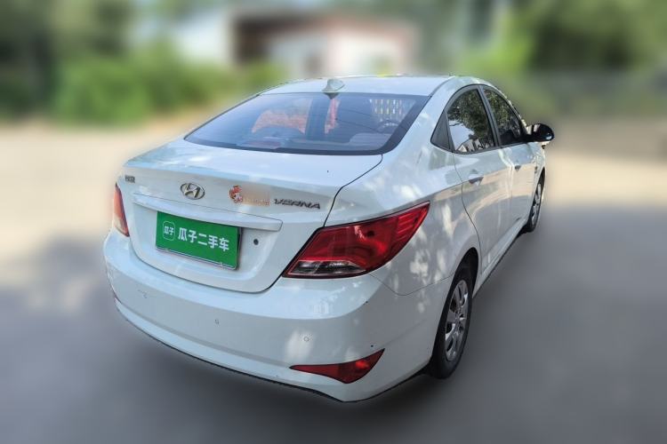 Used Hyundai Verna (older generation) 2014 1.4L Manual Smart GLS Trim Rear Right 45 Deg