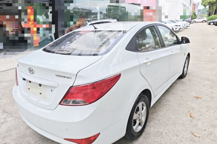 Used Hyundai Verna (older generation) 2014 1.4L Manual Smart GLS Trim Rear Right 45 Deg