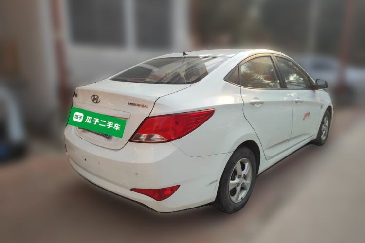 Used Hyundai Verna (older generation) 2014 1.4L Manual Smart GLS Trim Rear Right 45 Deg