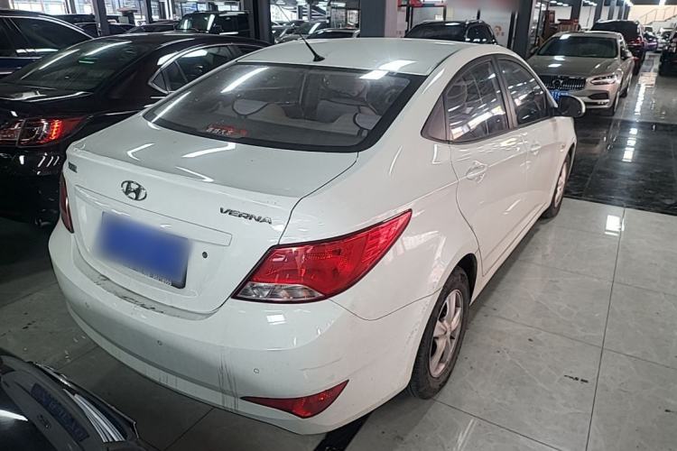 Used Hyundai Verna (older generation) 2014 1.4L Automatic Smart GLS Rear Right 45 Deg