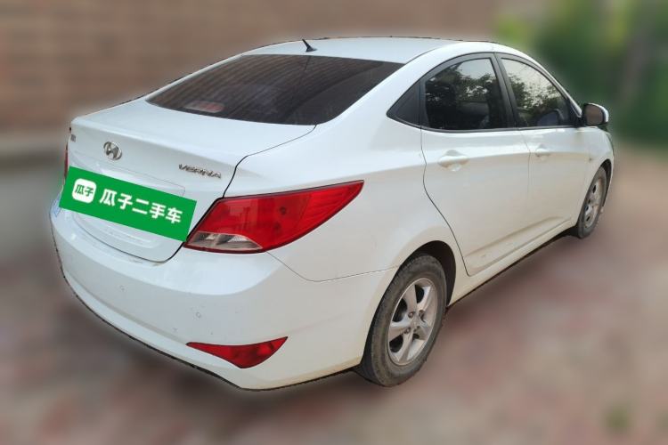 Used Hyundai Verna (older generation) 2014 1.4L Automatic Fashion GS Model Rear Right 45 Deg