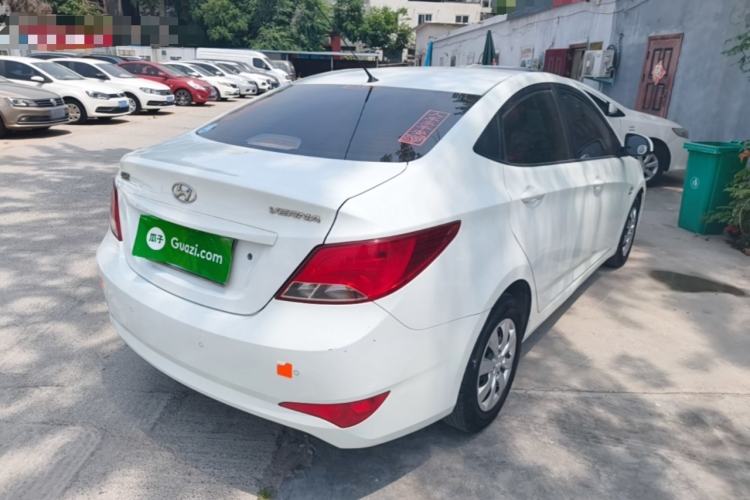 Used Hyundai Verna (older generation) 2014 1.4L Manual Smart GLS Trim Rear Right 45 Deg