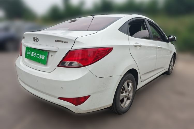 Used Hyundai Verna (older generation) 2014 1.4L Automatic Smart GLS Rear Right 45 Deg
