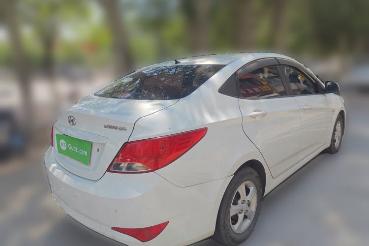 Used Hyundai Verna (older generation) 2014 1.4L Automatic Smart GLS Rear Right 45 Deg