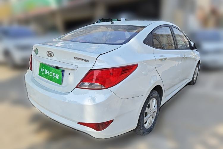 Used Hyundai Verna (older generation) 2014 1.4L Manual Fashion GS Model Rear Right 45 Deg