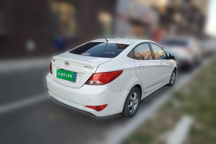 Used Hyundai Verna (older generation) 2014 1.4L Automatic Smart GLS Rear Right 45 Deg