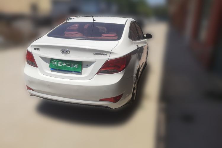 Used Hyundai Verna (older generation) 2014 1.4L Manual Smart GLS Trim Rear Right 45 Deg