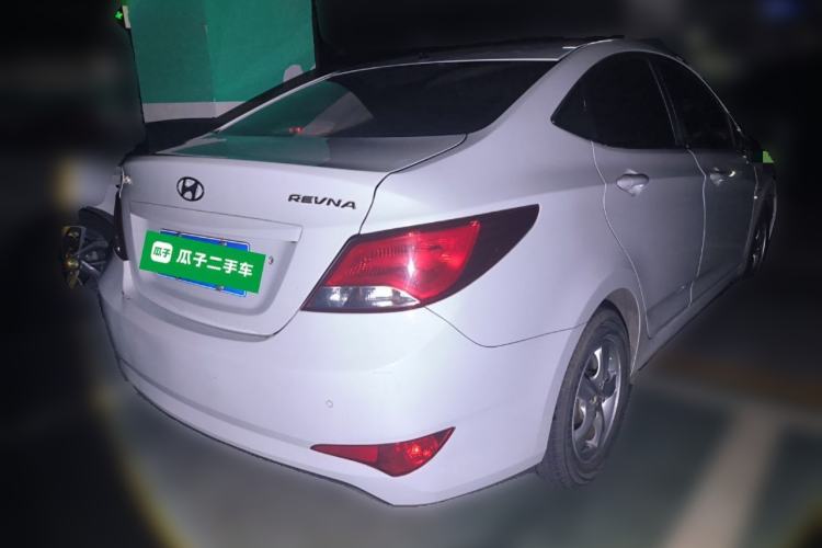 Used Hyundai Verna (older generation) 2014 1.4L Manual Smart GLS Trim Rear Right 45 Deg