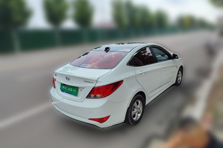 Used Hyundai Verna (older generation) 2014 1.4L Manual Smart GLS Trim Rear Right 45 Deg
