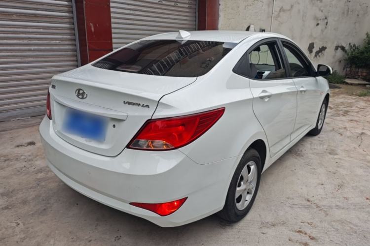 Used Hyundai Verna (older generation) 2014 1.4L Automatic Smart GLS Rear Right 45 Deg