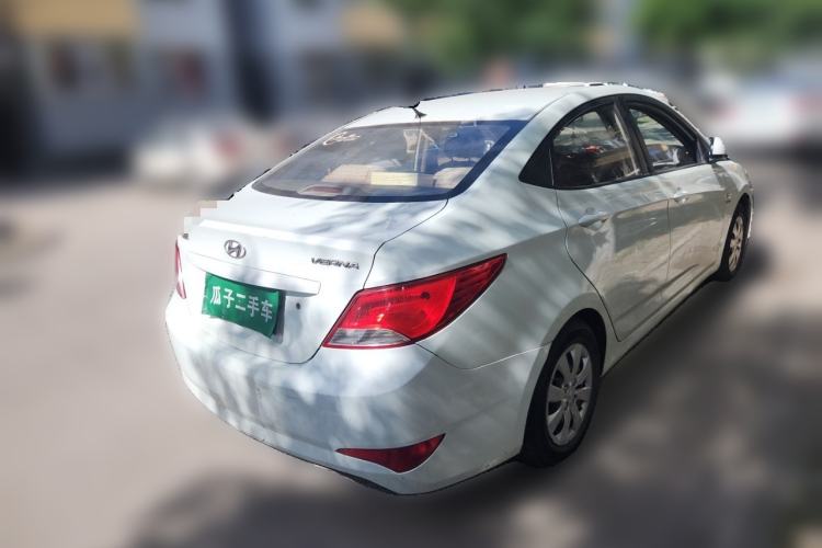 Used Hyundai Verna (older generation) 2014 1.4L Manual Smart GLS Trim Rear Right 45 Deg