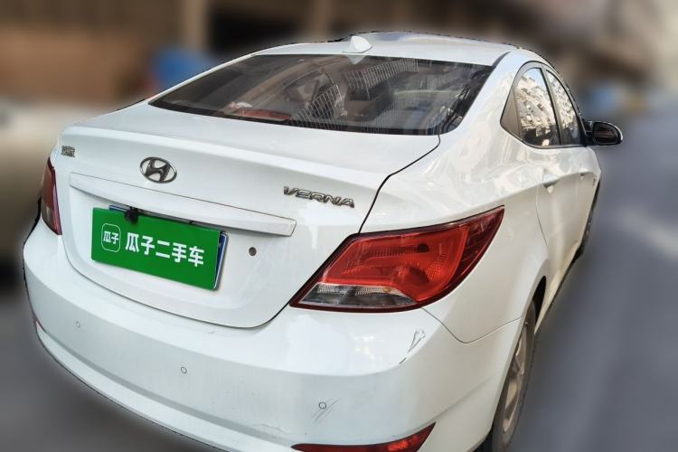 Used Hyundai Verna (older generation) 2014 1.4L Automatic Smart GLS Rear Right 45 Deg