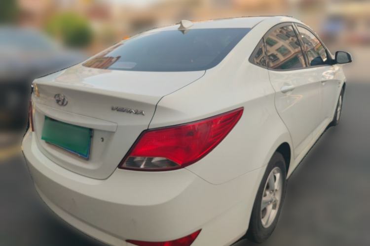 Used Hyundai Verna (older generation) 2014 1.4L Automatic Smart GLS Rear Right 45 Deg