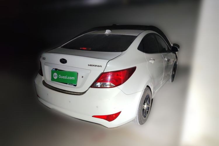 Used Hyundai Verna (older generation) 2014 1.4L Manual Smart GLS Trim Rear Right 45 Deg