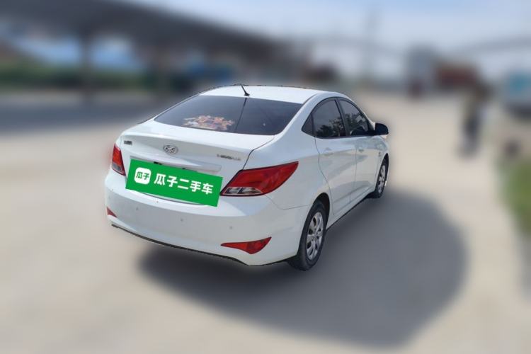 Used Hyundai Verna (older generation) 2014 1.4L Manual Smart GLS Trim Rear Right 45 Deg