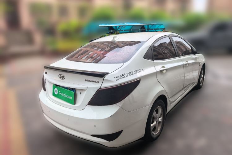 Used Hyundai Verna (older generation) 2014 1.4L Manual Smart GLS Trim Rear Right 45 Deg