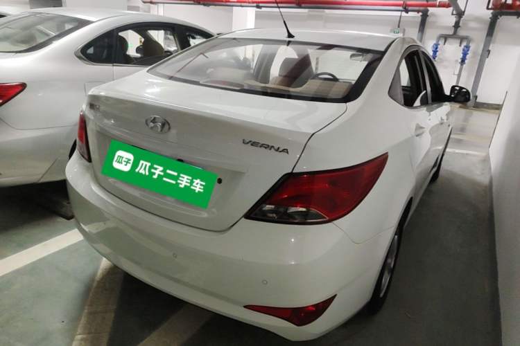 Used Hyundai Verna (older generation) 2014 1.4L Automatic Smart GLS Rear Right 45 Deg