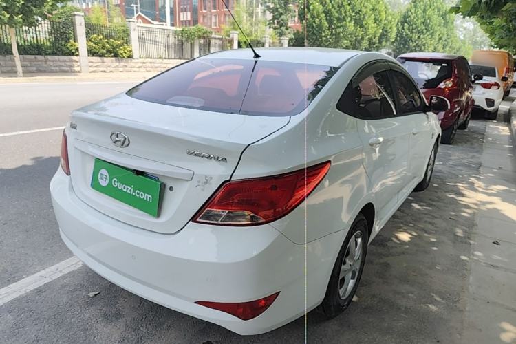Used Hyundai Verna (older generation) 2014 1.4L Automatic Smart GLS Rear Right 45 Deg