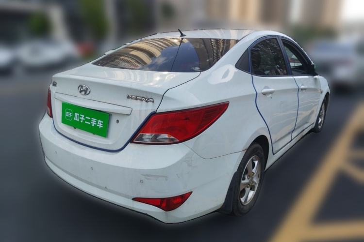 Used Hyundai Verna (older generation) 2014 1.4L Automatic Smart GLS Rear Right 45 Deg