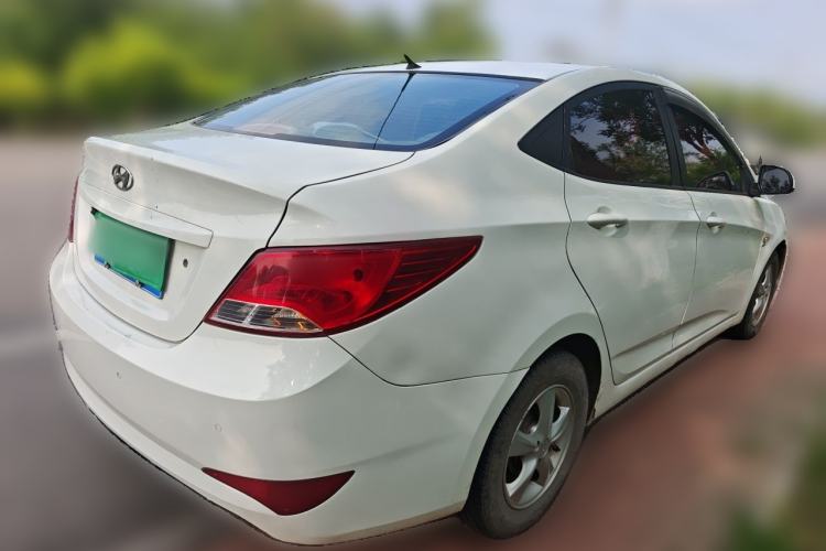 Used Hyundai Verna (older generation) 2014 1.4L Automatic Smart GLS Rear Right 45 Deg