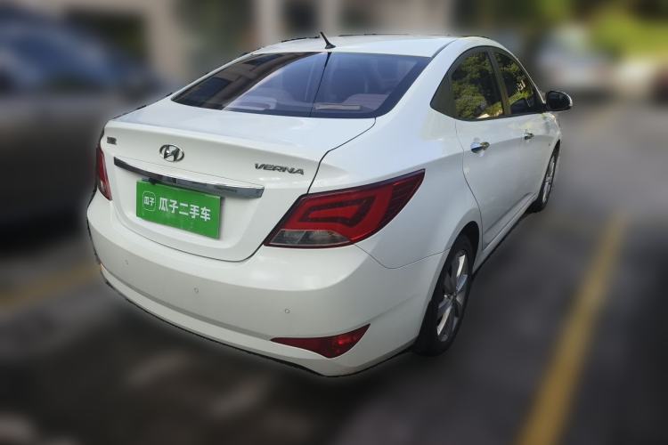 Used Hyundai Verna (older generation) 2014 1.6L Automatic Leading-Edge GLX Rear Right 45 Deg