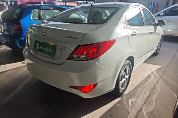 Used Hyundai Verna (older generation) 2014 1.4L Manual Smart GLS Trim Rear Right 45 Deg