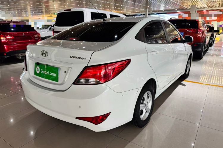 Used Hyundai Verna (older generation) 2014 1.4L Manual Smart GLS Trim Rear Right 45 Deg