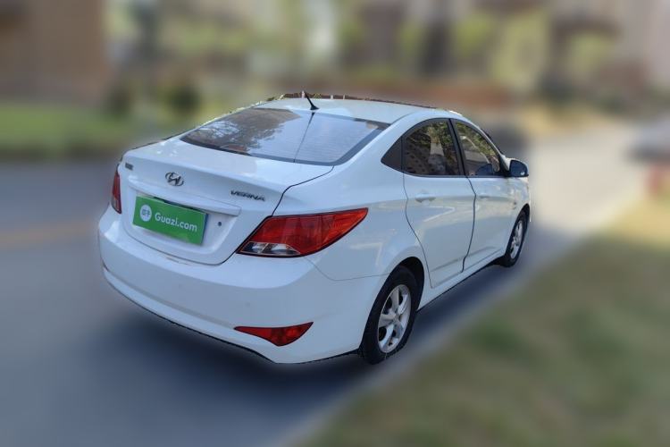 Used Hyundai Verna (older generation) 2014 1.4L Manual Smart GLS Trim Rear Right 45 Deg