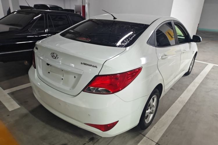 Used Hyundai Verna (older generation) 2014 1.4L Automatic Smart GLS Rear Right 45 Deg