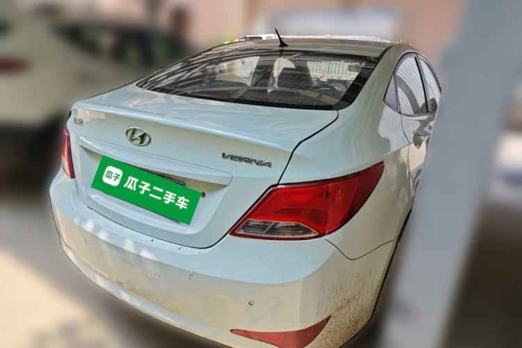 Used Hyundai Verna (older generation) 2014 1.4L Manual Smart GLS Trim Rear Right 45 Deg
