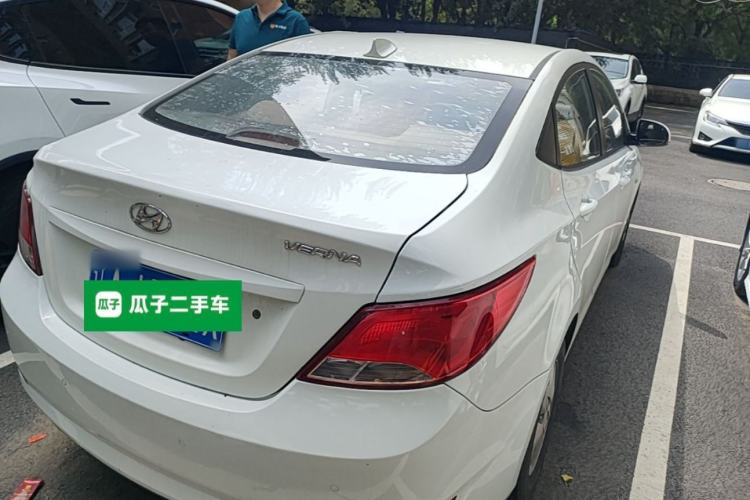 Used Hyundai Verna (older generation) 2014 1.4L Automatic Smart GLS Rear Right 45 Deg