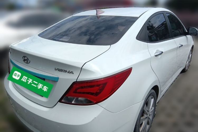 Used Hyundai Verna (older generation) 2014 1.4L Manual Top-Tier Model TOP Rear Right 45 Deg