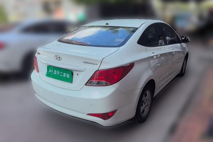 Used Hyundai Verna (older generation) 2014 1.4L Automatic Smart GLS Rear Right 45 Deg