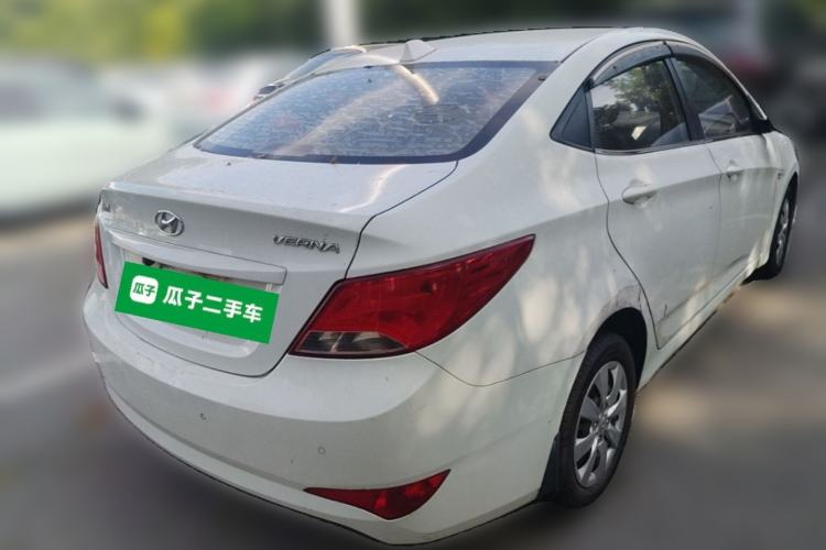 Used Hyundai Verna (older generation) 2014 1.4L Manual Smart GLS Trim Rear Right 45 Deg