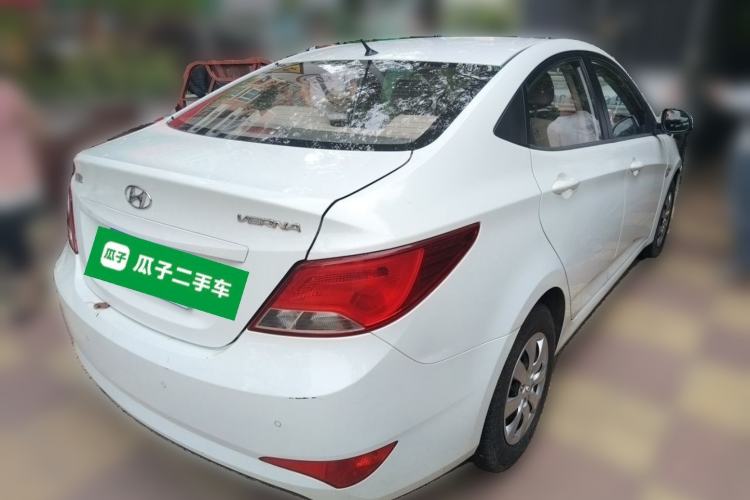Used Hyundai Verna (older generation) 2014 1.4L Manual Smart GLS Trim Rear Right 45 Deg
