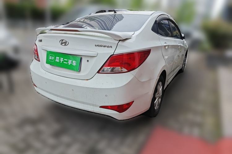 Used Hyundai Verna (older generation) 2014 1.4L Manual Smart GLS Trim Rear Right 45 Deg
