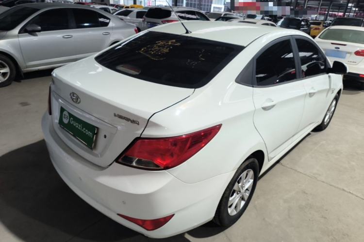 Used Hyundai Verna (older generation) 2014 1.4L Manual Smart GLS Trim Rear Right 45 Deg