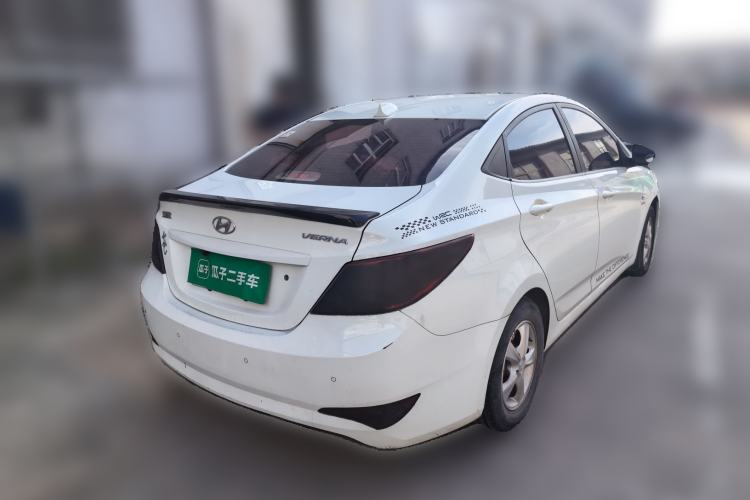 Used Hyundai Verna (older generation) 2014 1.4L Manual Smart GLS Trim Rear Right 45 Deg