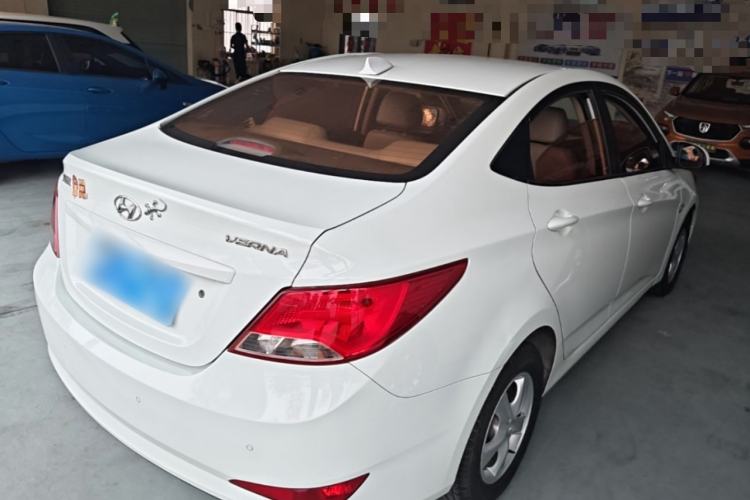 Used Hyundai Verna (older generation) 2014 1.4L Automatic Smart GLS Rear Right 45 Deg