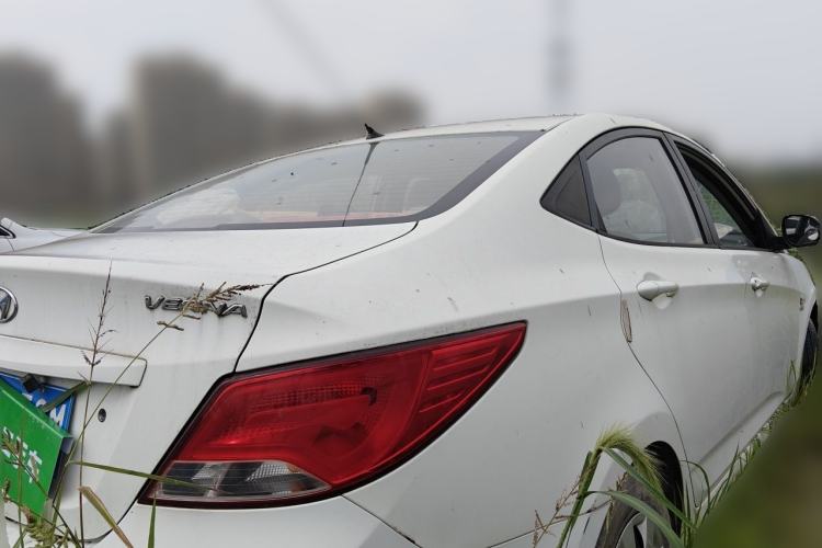 Used Hyundai Verna (older generation) 2014 1.4L Manual Fashion GS Model Rear Right 45 Deg