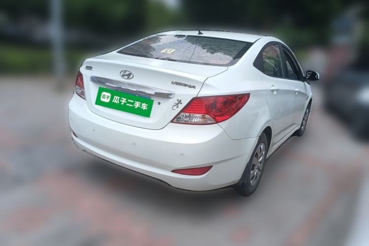 Used Hyundai Verna (older generation) 2014 1.4L Manual Smart GLS Trim Rear Right 45 Deg