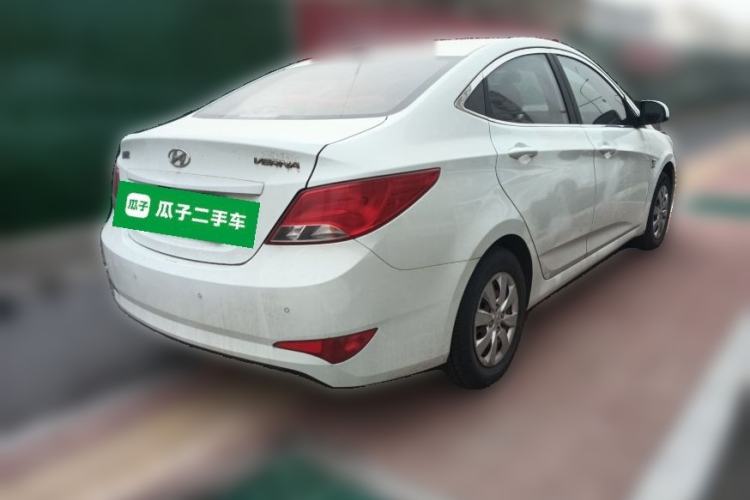 Used Hyundai Verna (older generation) 2014 1.4L Manual Smart GLS Trim Rear Right 45 Deg